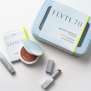 NIB Flyte Makeup 10 pc Set